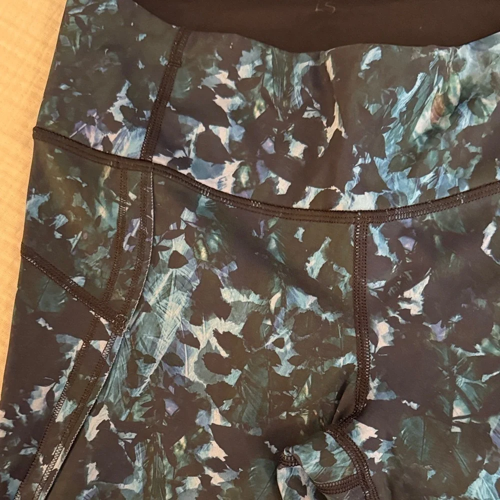 lululemon athletica Black and Teal Patterned Leggings